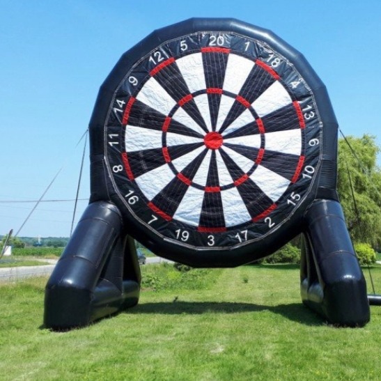 Mega voetbal dartbord en gatenschieten